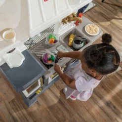 Step2 Gilded Gourmet Kitchen - 21pc -Step2 GUEST 846646e5 8e1d 4d59 9f9e e282e13097b7